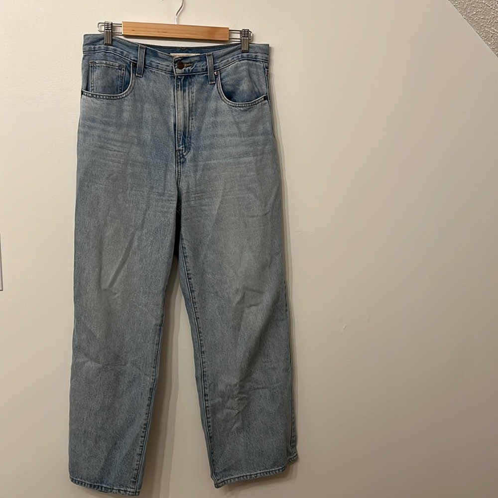 Levi’s High Waisted Straight Jeans | 30